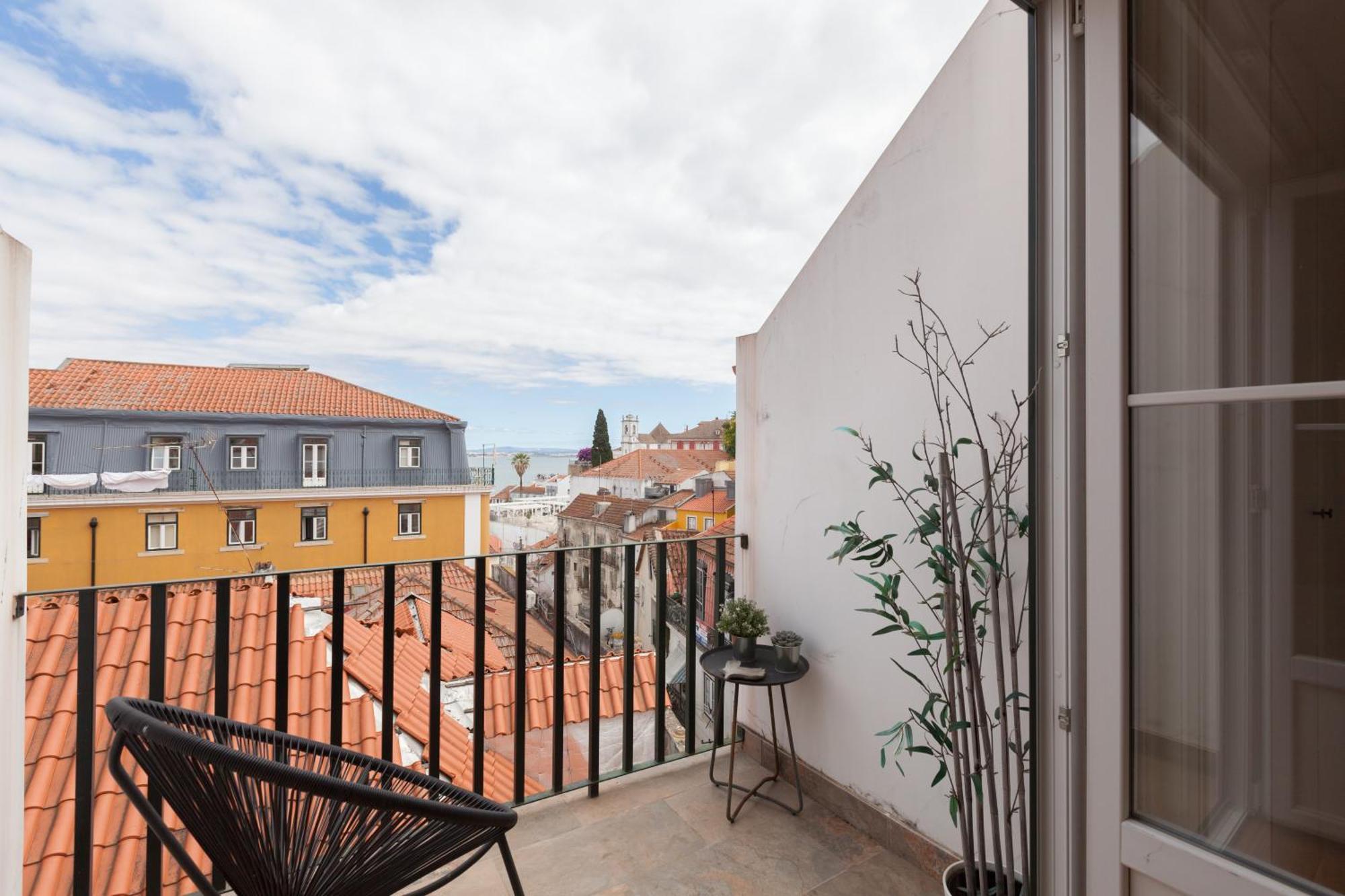 Flh Portas Do Sol Duplex With Terrace Apartment ลิสบอน ภายนอก รูปภาพ